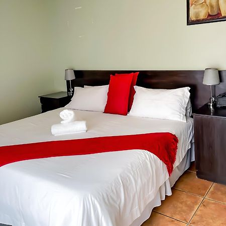 Oasis Of Life Guest House Witbank Kültér fotó